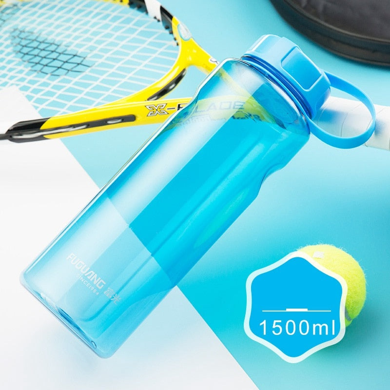 2000 ml Wasserflaschen mit großer Kapazität, tragbare Kunststoff-Sportflasche für den Außenbereich, mit Tee-Ei, auslaufsichere Shaker-Flaschen